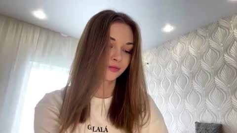 Miroslava online show from September 2025 04:23:02 AM