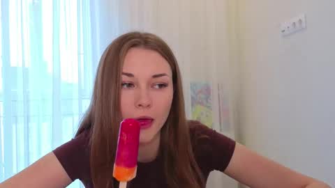 Miroslava online show from September 2025 11:01:01 AM