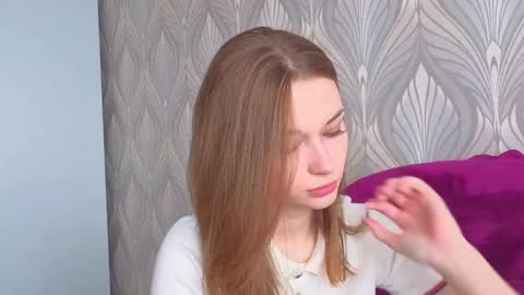 Miroslava online show from October 2025 04:30:01 AM