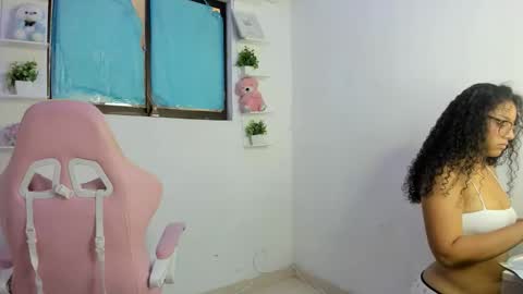 loraine online show from October 2025 09:04:01 PM