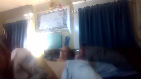 Snapshot of shawnandjenn chatting on December 2024 10:39:01 AM ShawnandJenn online show from December 2024 10:39:01 AM