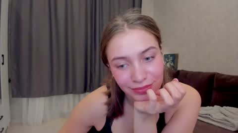shawty__mariaa online show from September 2025 03:23:02 PM