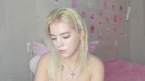 Snapshot of shawty_blonde chatting on September 2025 06:29:02 PM Lola online show from September 2025 06:29:02 PM