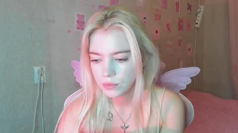 Snapshot of shawty_blonde chatting on September 2025 05:35:01 PM Lola online show from September 2025 05:35:01 PM