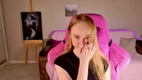 Snapshot of shawty_mia chatting on November 2025 02:17:01 PM Shawty Mia online show from November 2025 02:17:01 PM