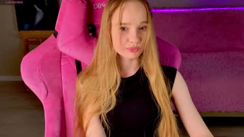 Snapshot of shawty_mia chatting on November 2025 05:57:02 PM Shawty Mia online show from November 2025 05:57:02 PM