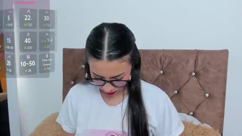 Snapshot of shayla__bross chatting on December 2025 01:05:02 PM shayla bross online show from December 2025 01:05:02 PM