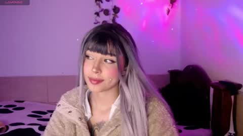 Shayla 3 online show from October 2025 09:04:01 PM