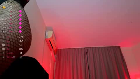 Snapshot of shayloren chatting on October 2025 03:18:02 AM Shay online show from October 2025 03:18:02 AM