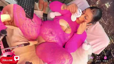 INDEPENDENT MODEL  ITS JUST YOU  ME online show from February 2025 09:00:02 AM
