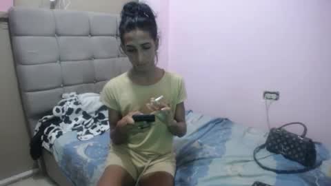 shayra33x online show from October 2025 01:47:01 AM