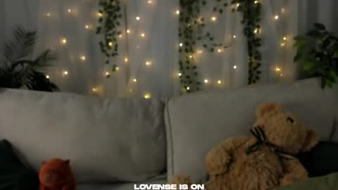 Anika online show from October 2025 01:09:01 PM