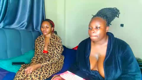 Snapshot of shee13 chatting on November 2025 08:33:02 PM shee13 online show from November 2025 08:33:02 PM