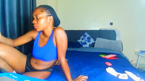 Snapshot of shee13 chatting on November 2025 07:09:01 AM shee13 online show from November 2025 07:09:01 AM