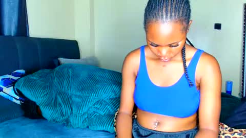 Snapshot of shee13 chatting on November 2025 04:59:02 AM shee13 online show from November 2025 04:59:02 AM