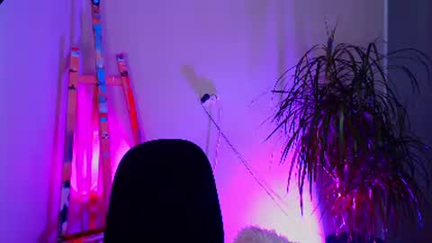 sheeeeesh_gurl online show from December 2024 06:23:01 AM