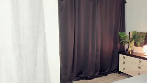 Violet online show from December 2024 02:04:01 PM