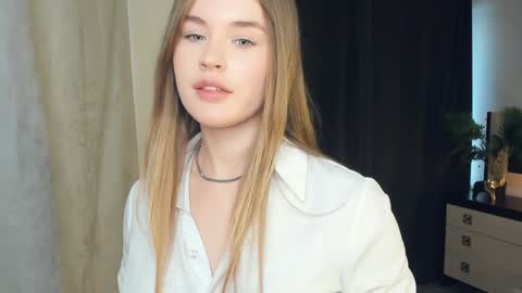 Violet online show from December 2024 09:59:02 AM