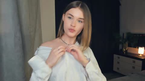 Violet online show from December 2024 01:03:01 PM