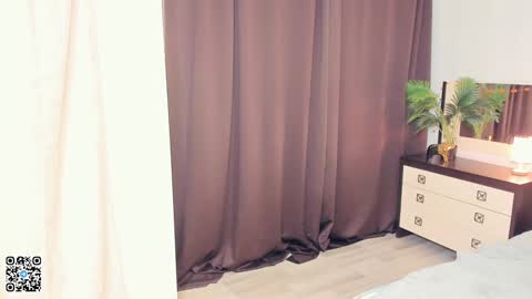 Violet online show from December 2024 01:39:02 PM