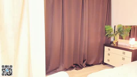 Violet online show from December 2024 02:22:02 PM