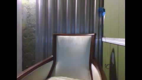 Snapshot of shelbyannn chatting on October 2025 02:30:01 AM Red online show from October 2025 02:30:01 AM