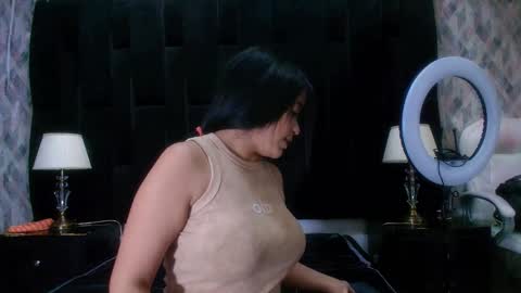 Shelsy online show from January 2025 11:49:01 AM