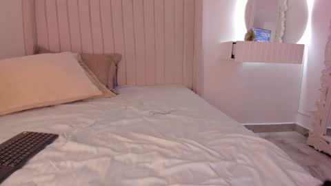 shelynna_azzul online show from January 2025 11:27:02 PM