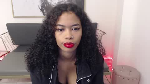 Shenna online show from December 2024 01:22:01 PM