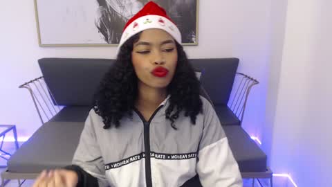 Shenna online show from December 2024 01:05:02 PM
