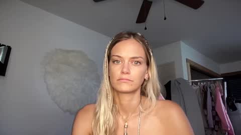 Jem online show from September 2025 06:10:02 PM