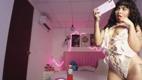 sheyla_vegas online show from October 2025 03:43:02 AM