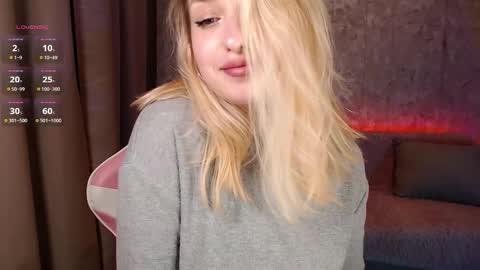 Snapshot of shine_polly chatting on November 2025 08:11:01 PM Polly online show from November 2025 08:11:01 PM