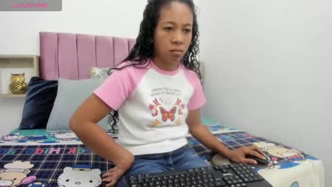 Snapshot of shira_sexylove chatting on February 2025 11:53:01 AM shira_sexylove online show from February 2025 11:53:01 AM