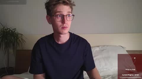 Snapshot of shirizo chatting on November 2025 06:30:02 PM Matthew online show from November 2025 06:30:02 PM