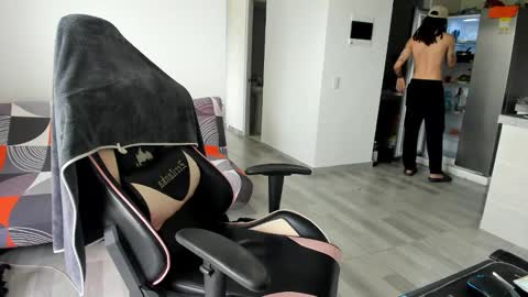 Snapshot of shiryu_ak chatting on October 2025 02:38:01 PM -- online show from October 2025 02:38:01 PM