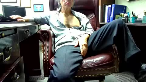 nikolas send dm for an appointment online show from December 2024 10:37:01 PM