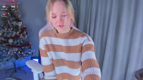 Snapshot of showmejenny chatting on December 2024 02:30:02 PM jennywoody online show from December 2024 02:30:02 PM