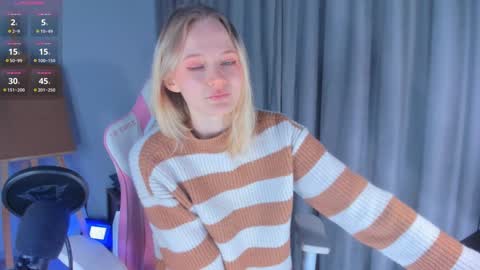 Snapshot of showmejenny chatting on January 2025 04:50:02 PM jennywoody online show from January 2025 04:50:02 PM