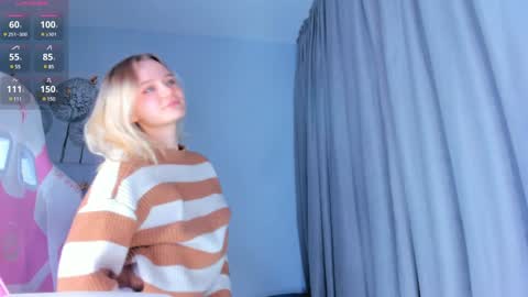 Snapshot of showmejenny chatting on January 2025 03:49:01 PM jennywoody online show from January 2025 03:49:01 PM