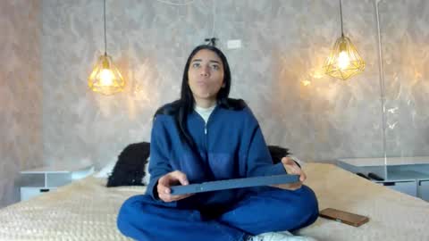 Snapshot of shumy_angels chatting on October 2025 04:46:02 AM ZUMY ANGELS online show from October 2025 04:46:02 AM