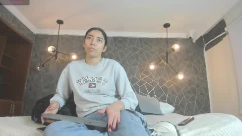 Snapshot of shumy_angels chatting on October 2025 04:40:02 AM ZUMY ANGELS online show from October 2025 04:40:02 AM