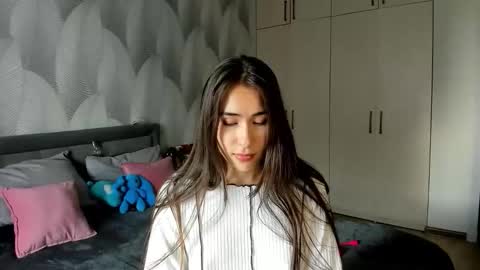 Mika online show from September 2025 01:40:01 AM