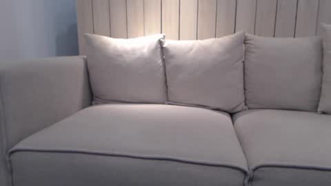 Snapshot of shy_schoolgirl_ chatting on December 2024 01:53:02 PM shy_schoolgirl_ online show from December 2024 01:53:02 PM