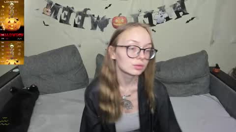 Snapshot of shy_suchka chatting on November 2025 06:54:01 PM Melissa online show from November 2025 06:54:01 PM