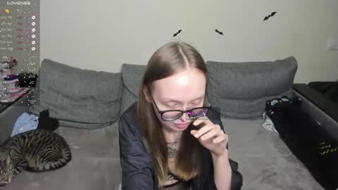 Snapshot of shy_suchka chatting on November 2025 11:35:01 PM Melissa online show from November 2025 11:35:01 PM