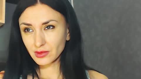 Siaconna online show from February 2025 06:04:01 AM