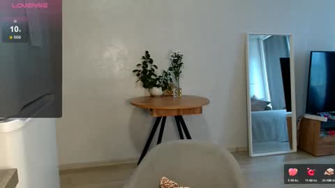 Snapshot of siberian_girl_ chatting on October 2025 05:16:02 AM Eva online show from October 2025 05:16:02 AM