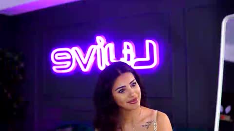 Sienna online show from November 2025 11:00:01 AM