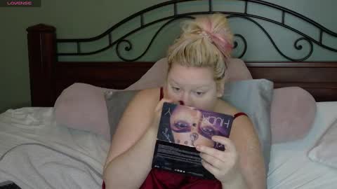 Sienna Luxx online show from September 2025 10:44:01 PM